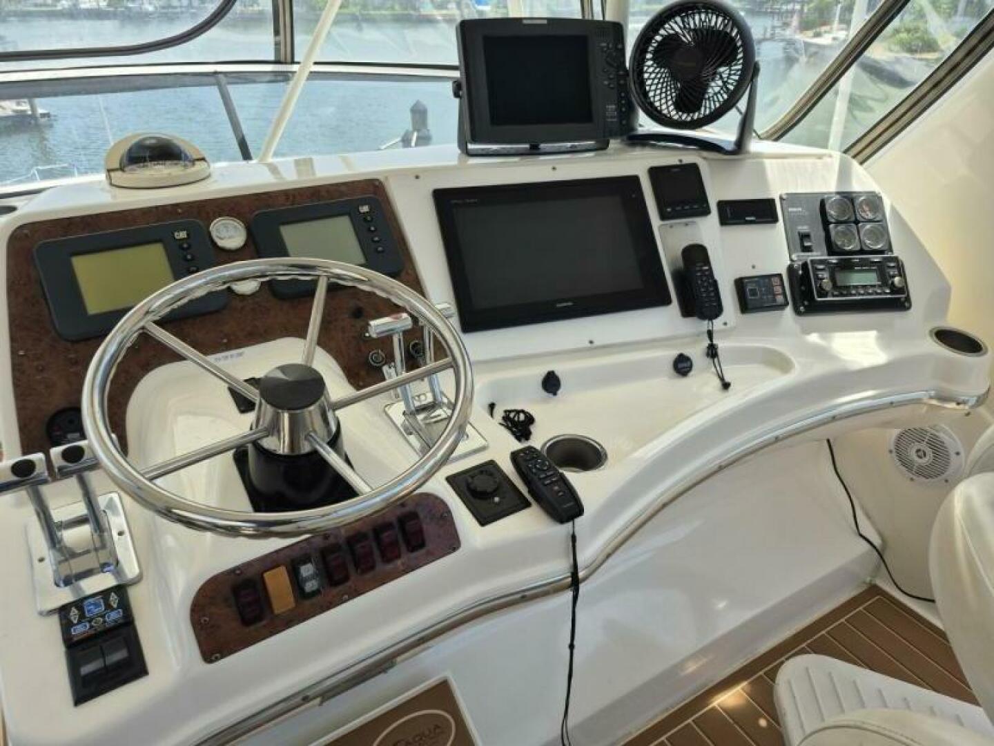 2002 Silverton 38 Convertible - Image 10