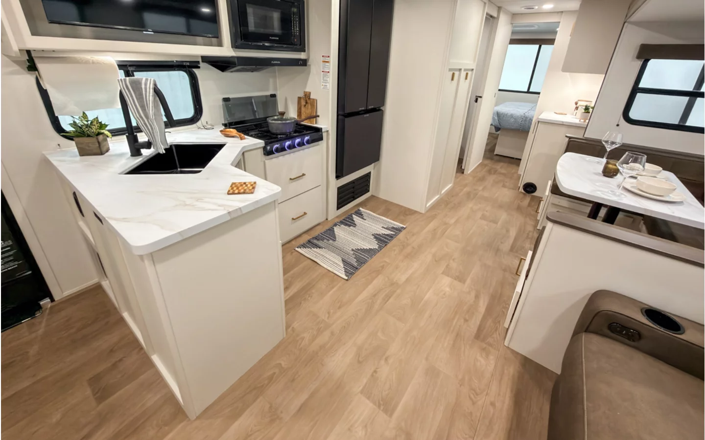 2027 Grand Design TRANSCEND 345DQT - Image 9