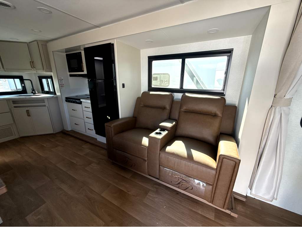 2027 GRAND DESIGN IMAGINE 22MLE - Image 9