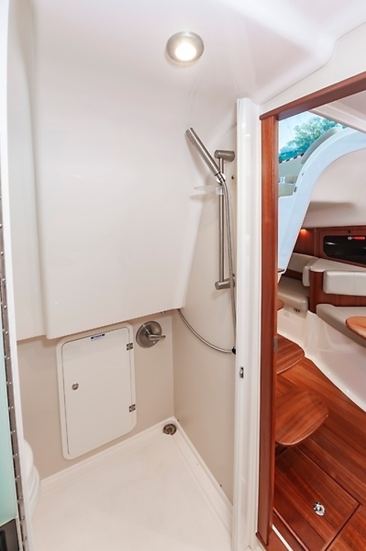 2015 PURSUIT 385 OS Base - Image 44