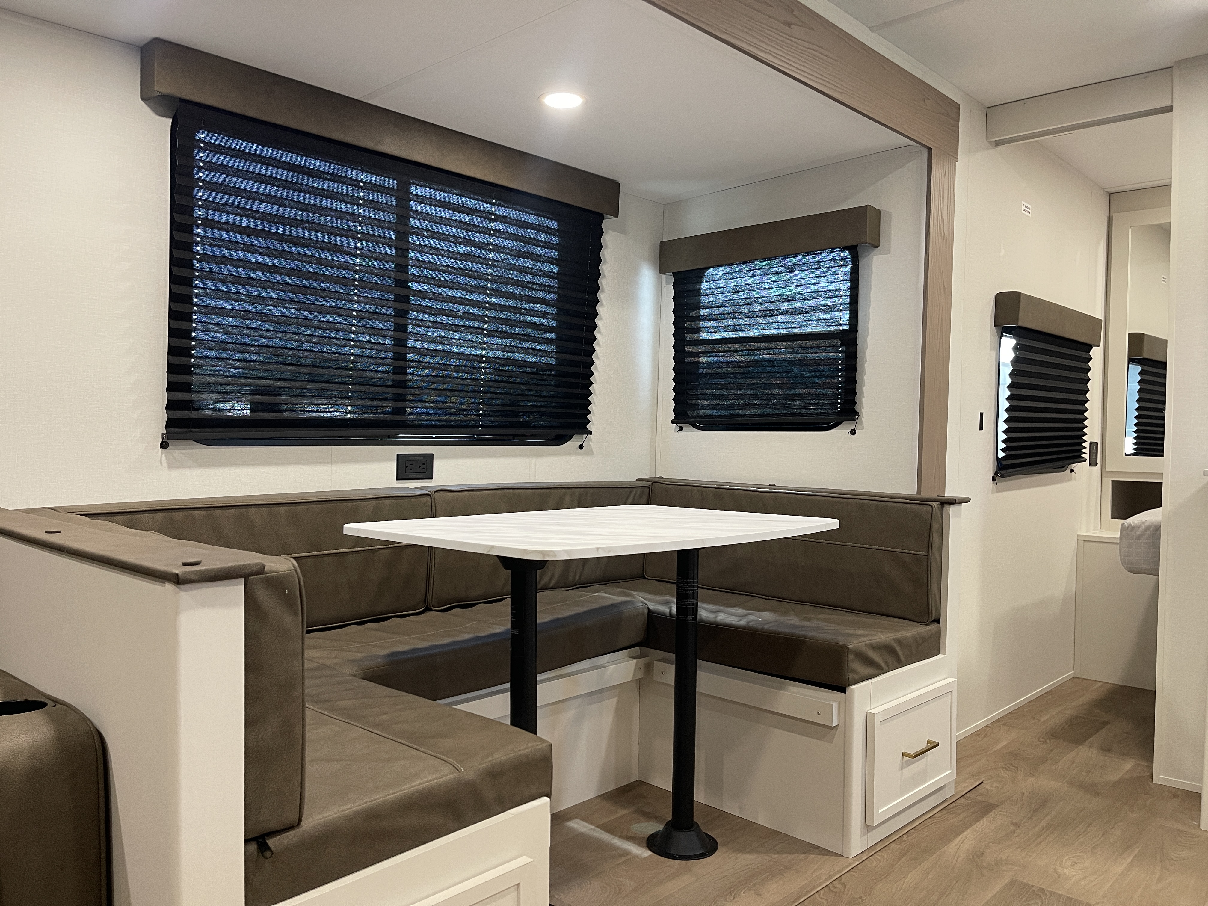 2027 Grand Design Transcend XPLOR 27DBX - Image 17