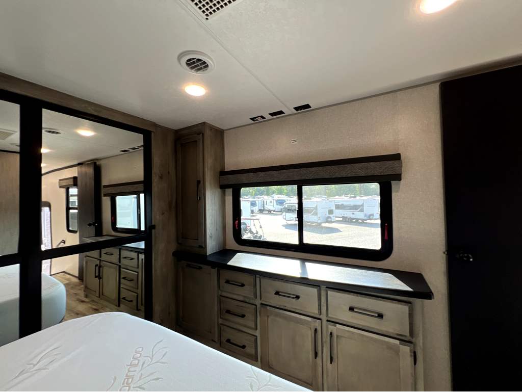 2021 KZ RV DURANGO 321RLT - Image 22