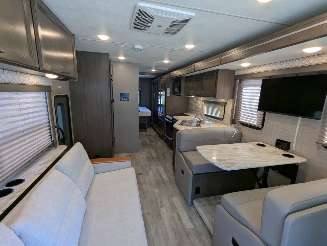 2021 Thor Motor Coach Freedom Traveler A30 - Image 10