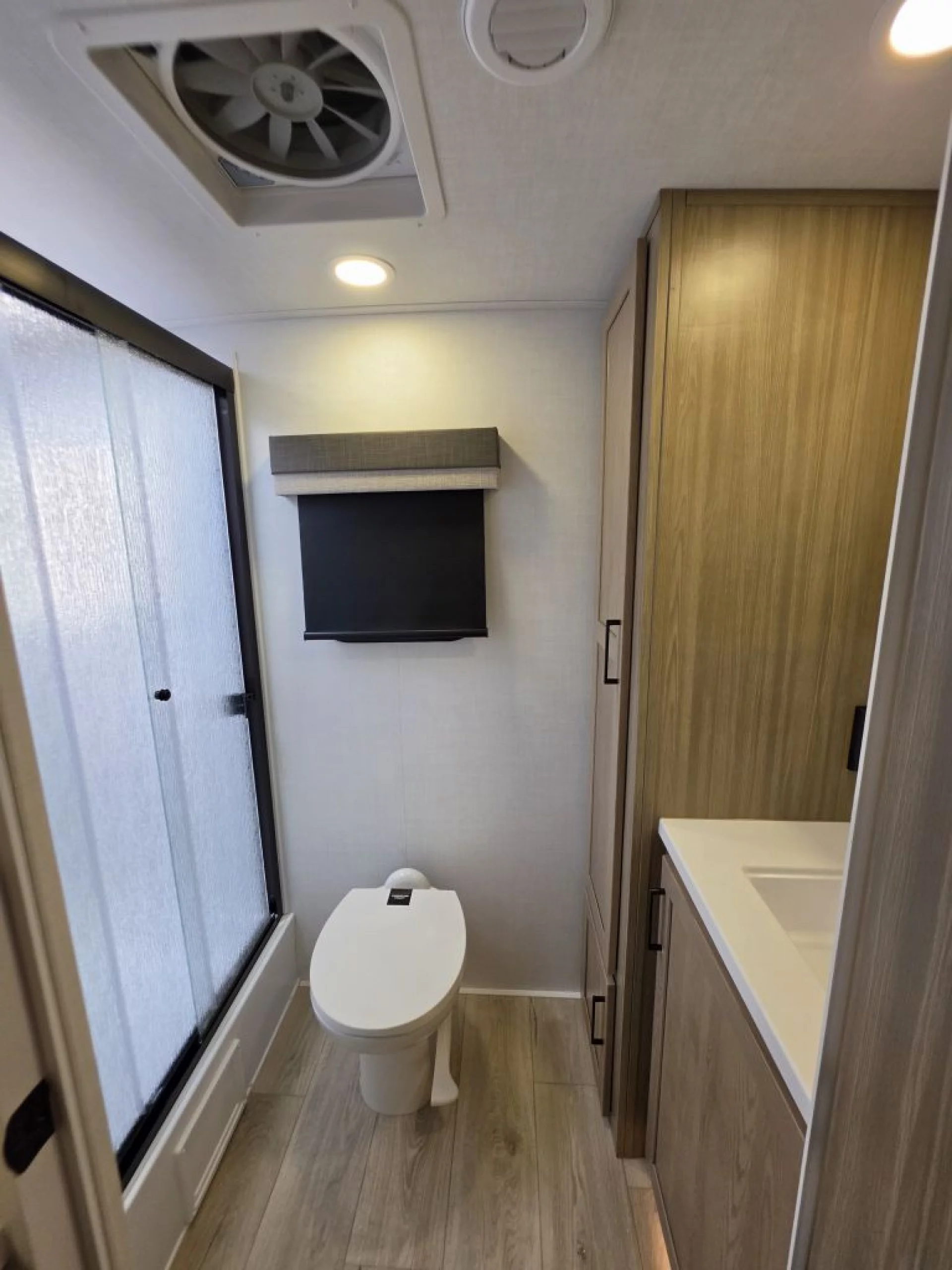 2027 FOREST RIVER ROCKWOOD MINI LITE 2213S - Image 14
