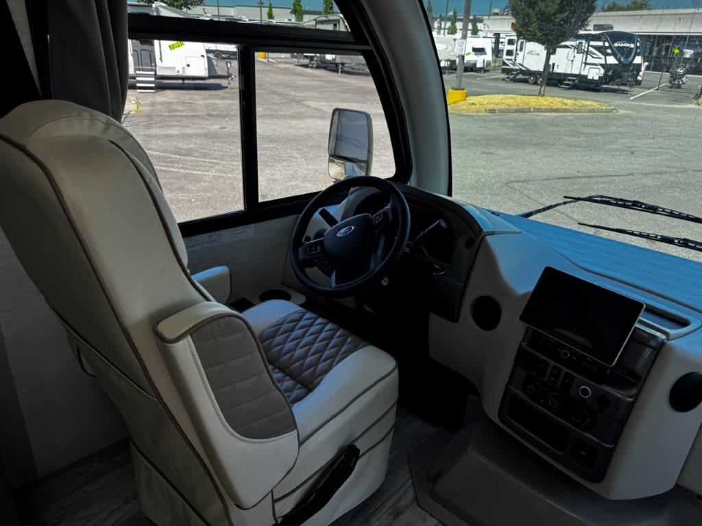 2025 Thor Motor Coach Freedom Traveler A24 - Image 7