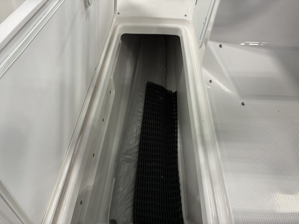 2026 Yamaha Boats AR250 - Image 35