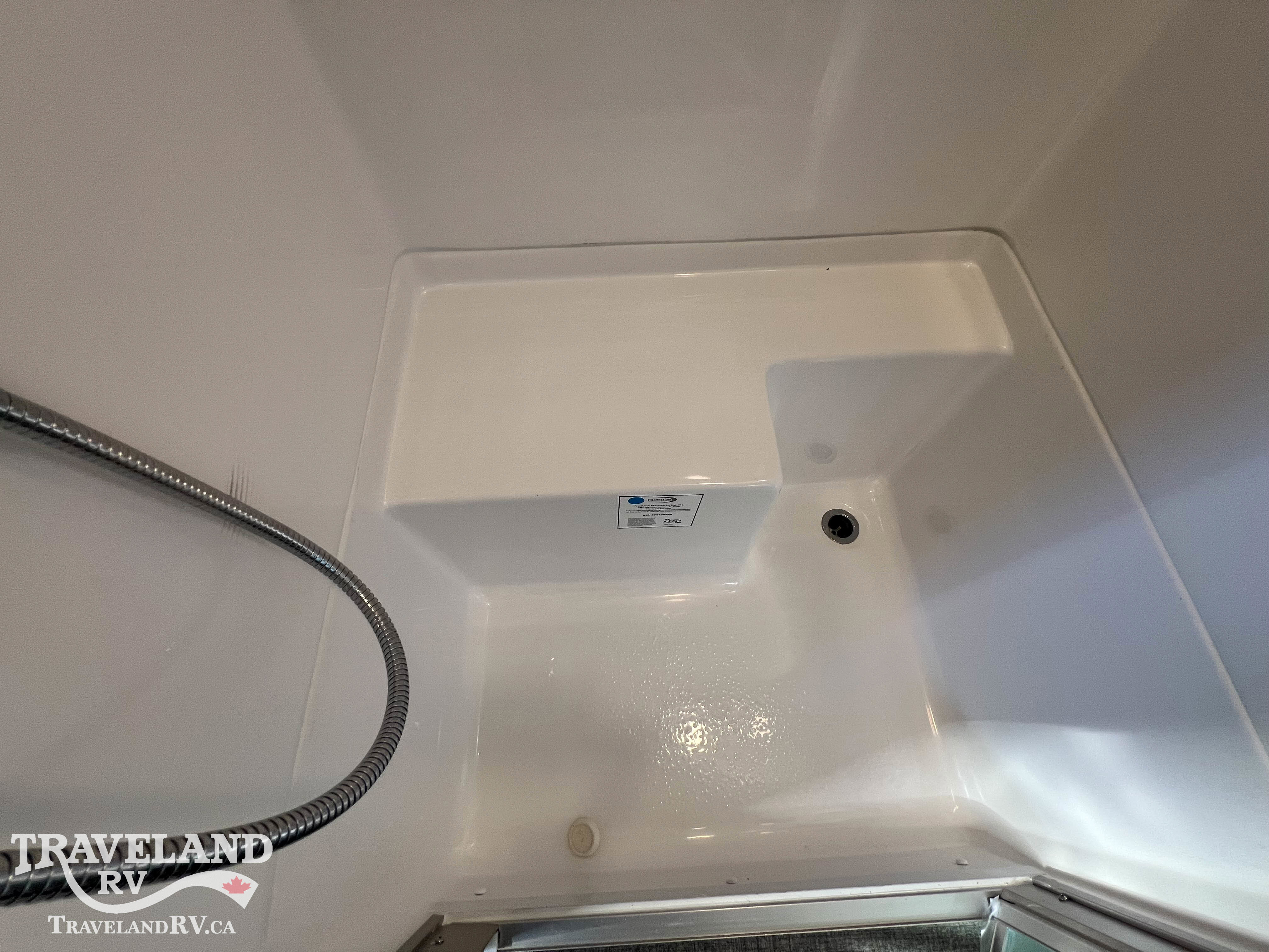 2026 Airstream Flying Cloud 25FB - Image 22