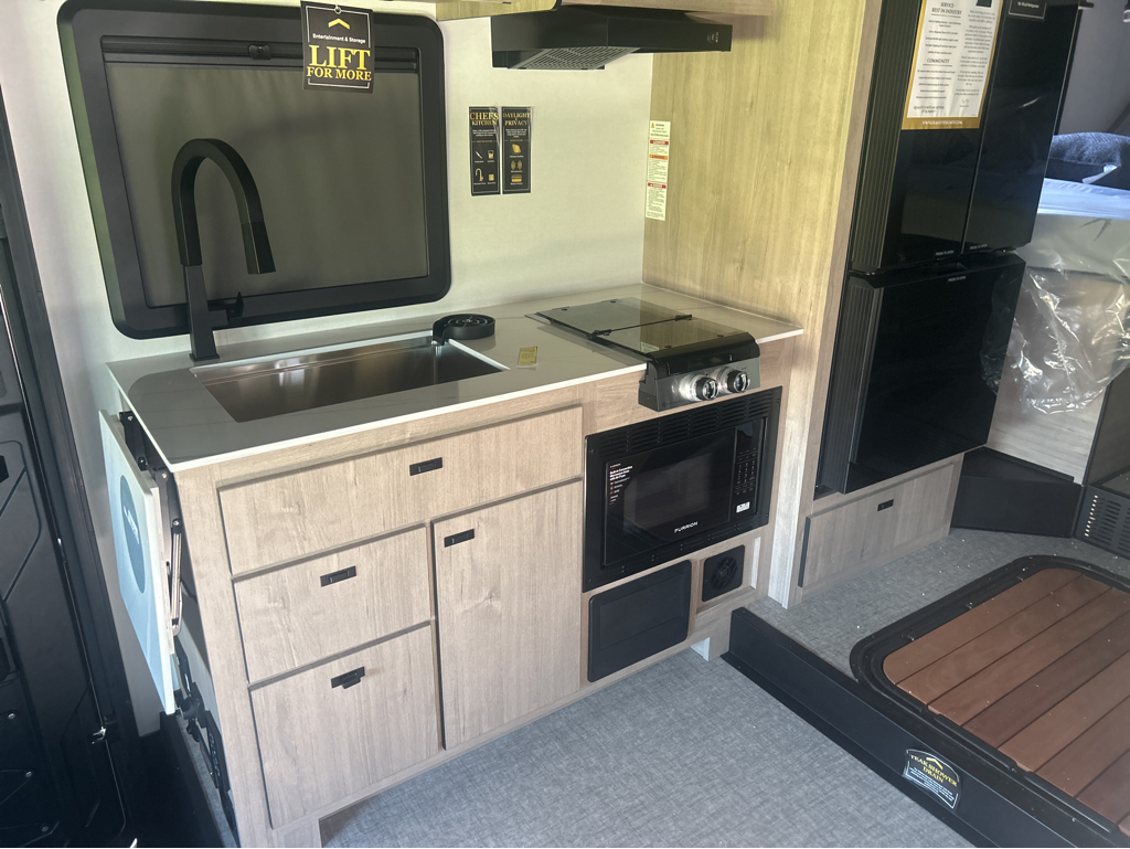 2026 Grand Design Lineage Series M 25TK - Image 11