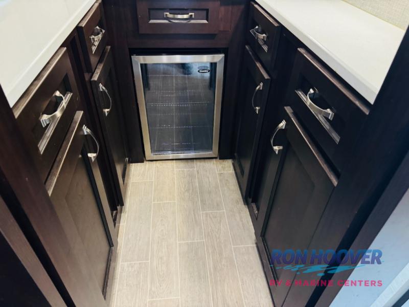 2020 PALOMINO 382FBC - Image 6