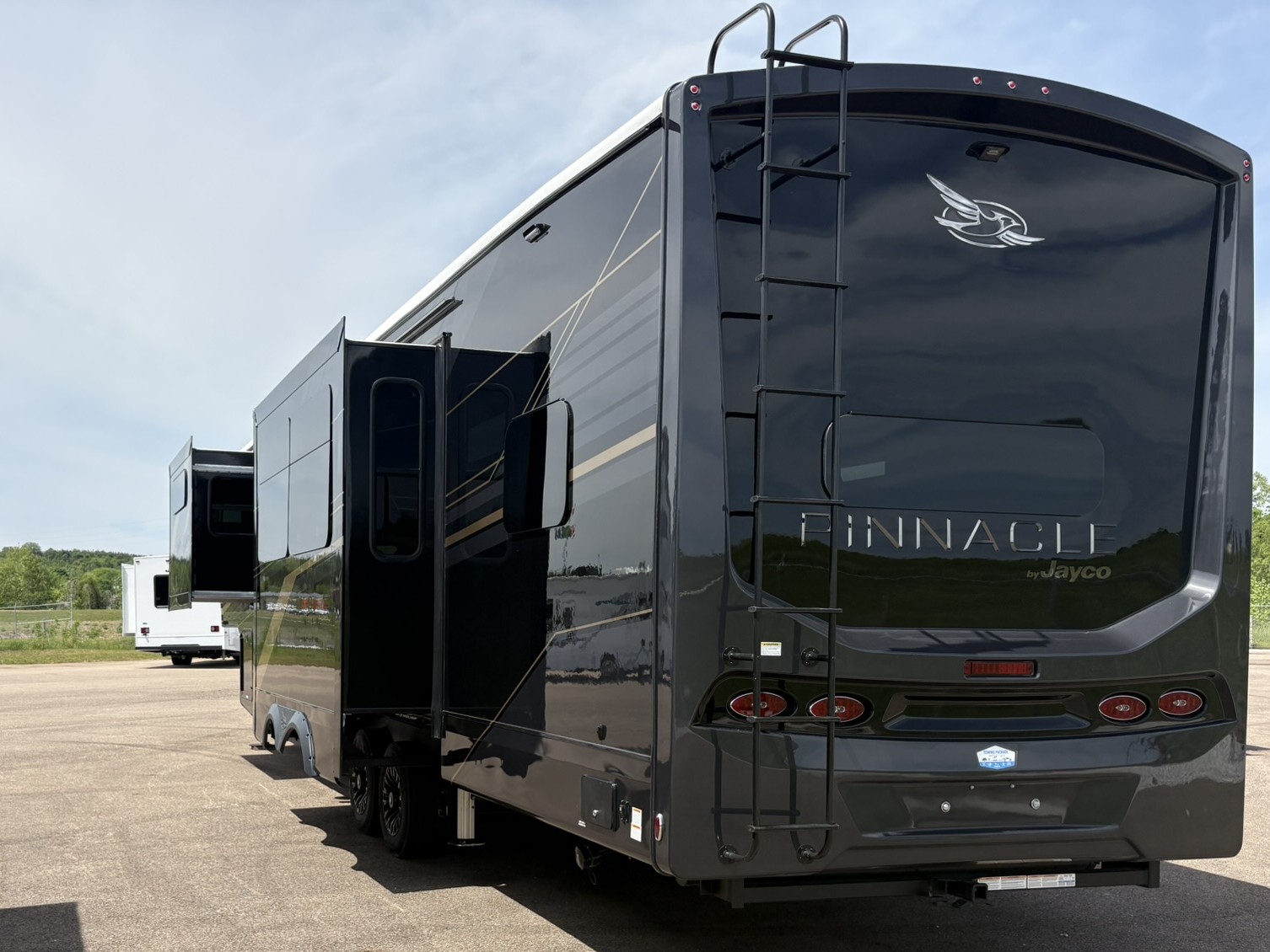 2026 JAYCO PINNACLE 38FBRK - Image 4