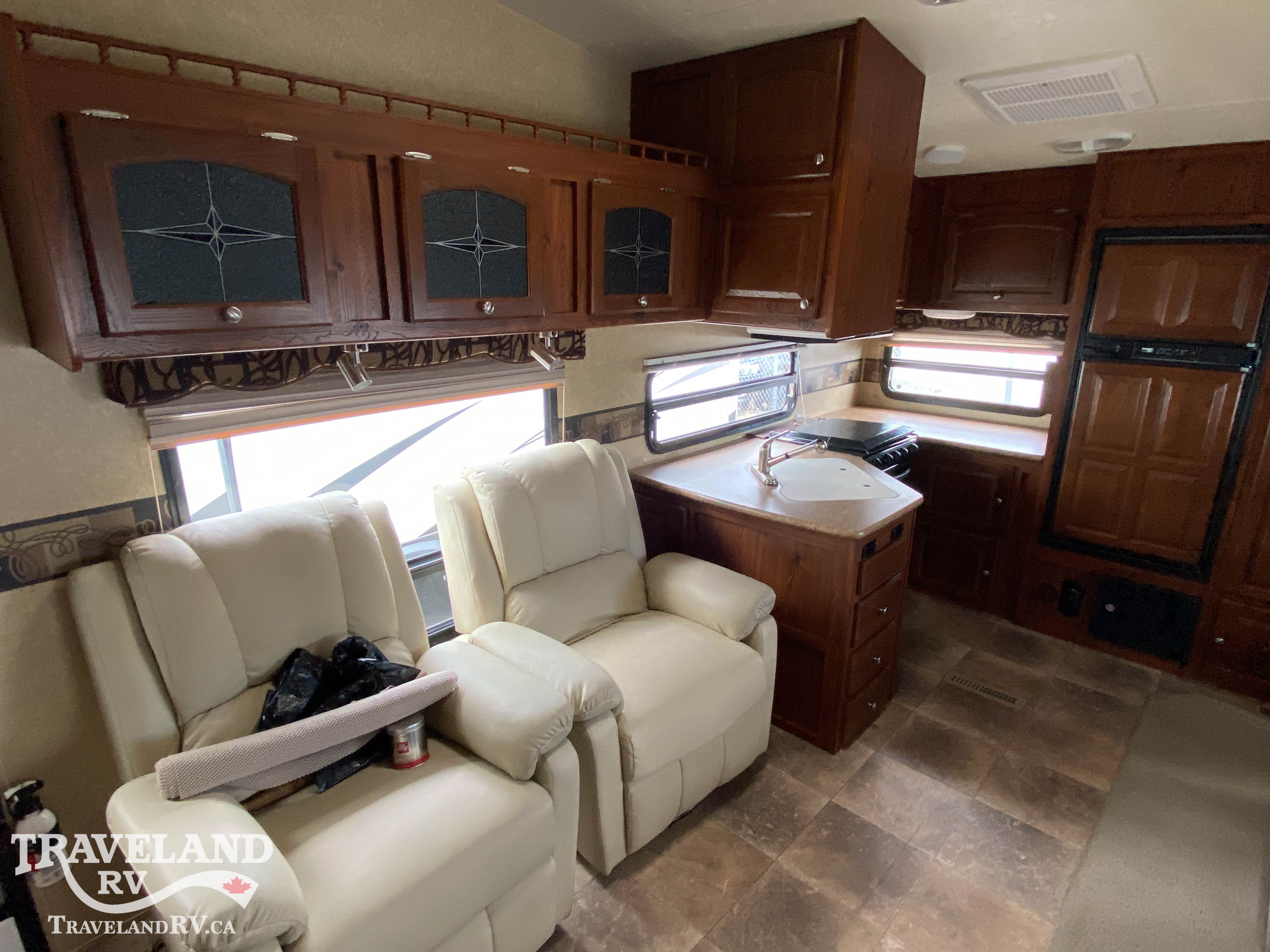 2012 Forest River Rockwood Signature Ultra Lite 8280WS - Image 8
