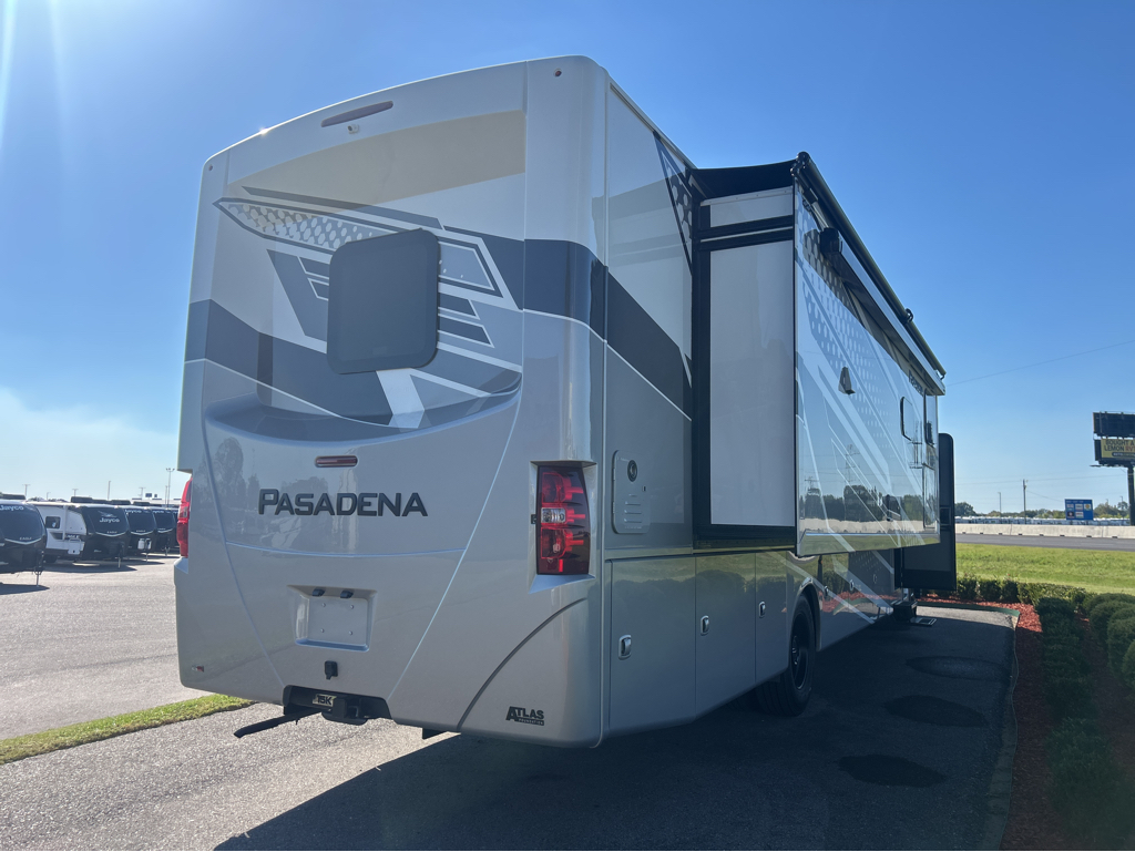 2026 THOR MOTOR COACH PASADENA 38DX - Image 32
