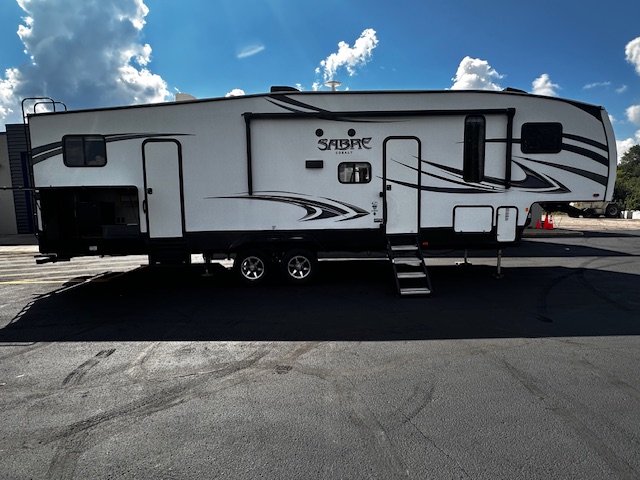 2019 Forest River Sabre 31bht