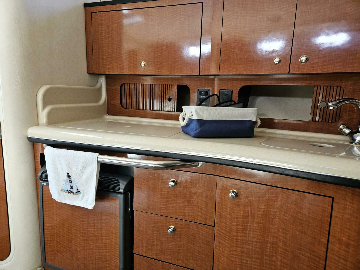2004 Sea Ray 320 - Image 27