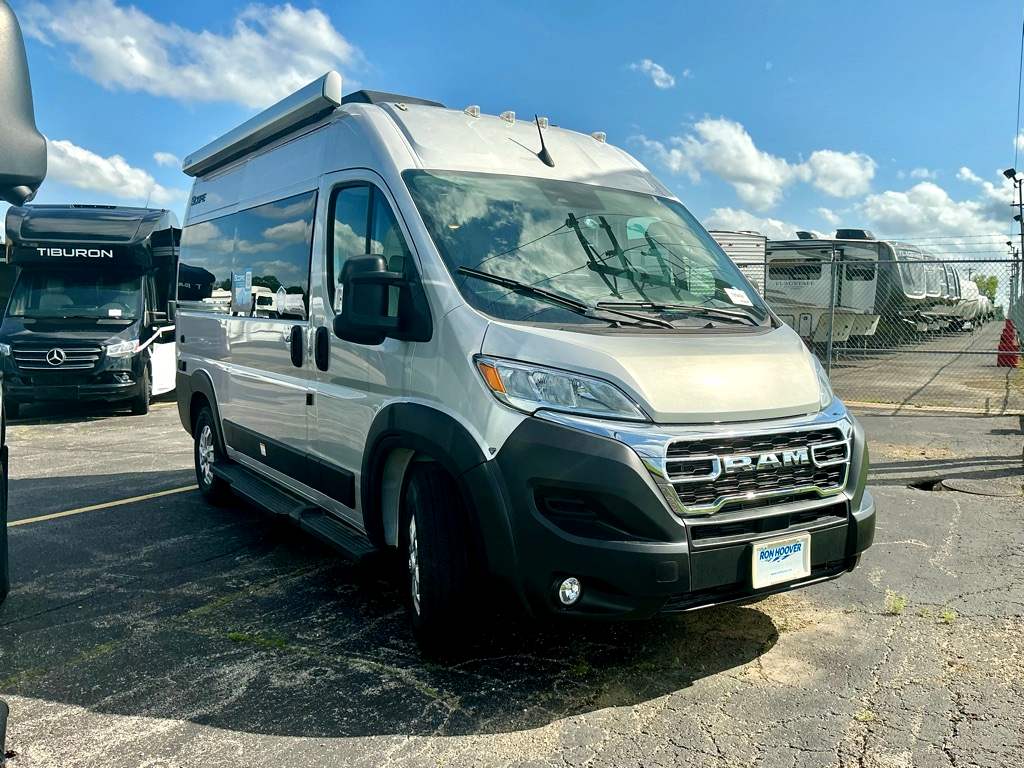 2025 THOR MOTORCOACH 18G - Image 1
