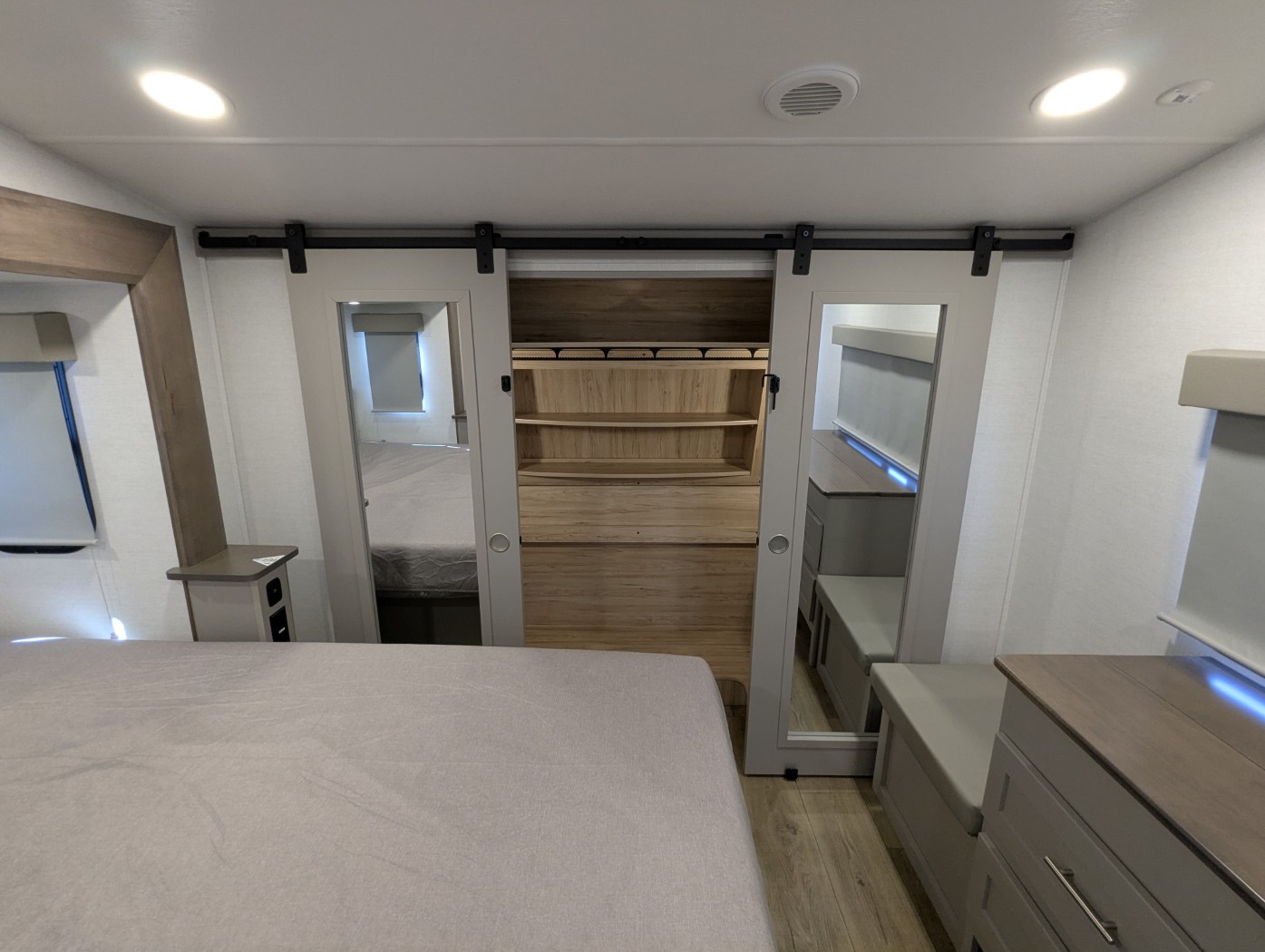 2026 Alliance RV Avenue 39MBR - Image 11