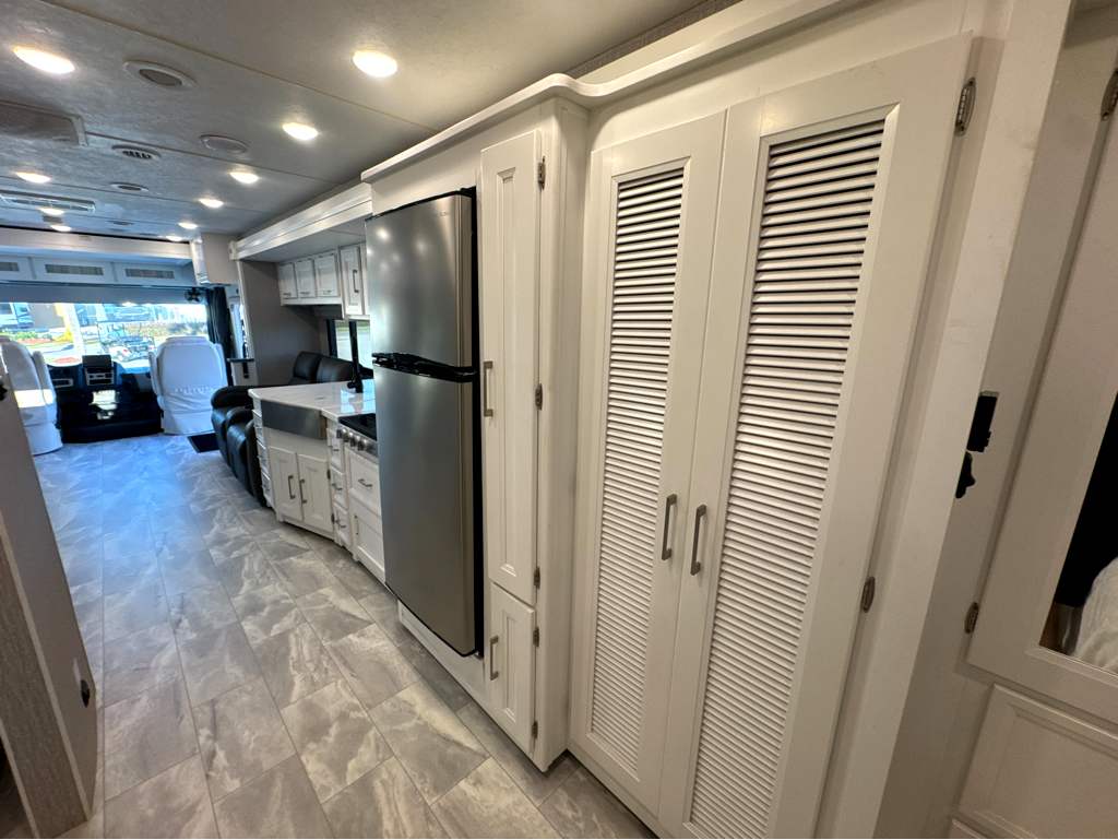 2023 COACHMAN ENCORE 355DS - Image 21