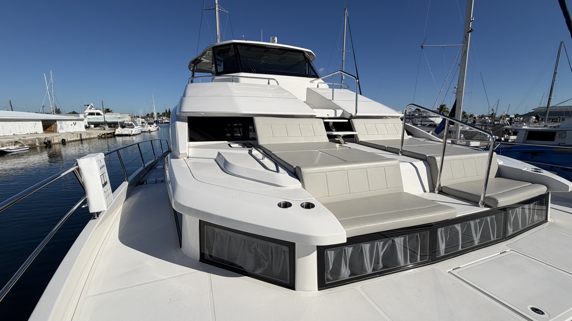 2025 Aquila 54 ENCLOSED BRIDGE - Image 4