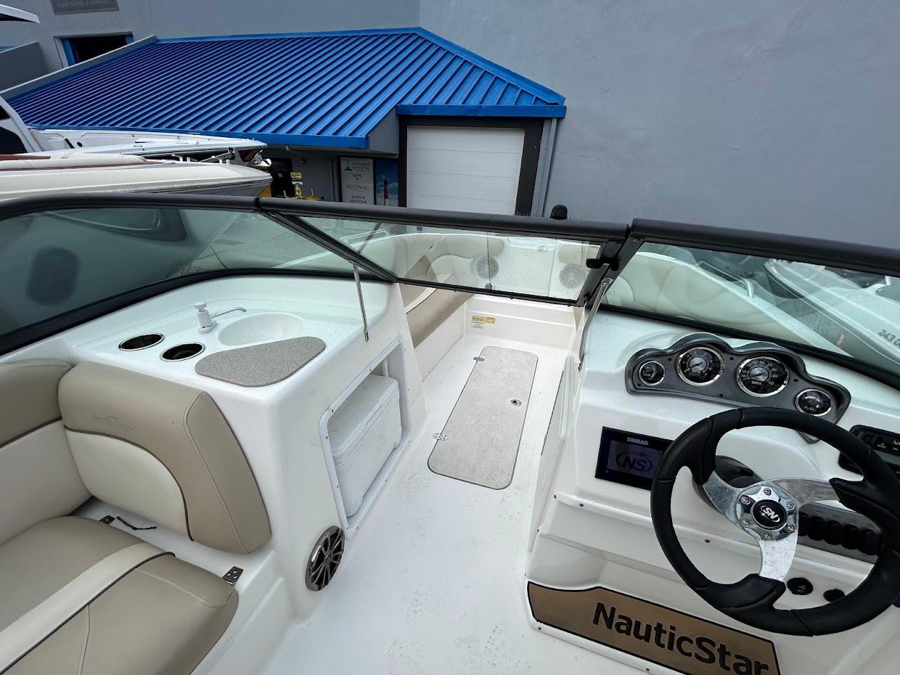 2021 NauticStar 203 DC - Image 8