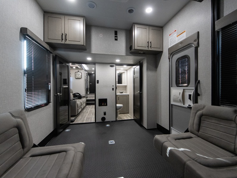 2025 Jayco Seismic Luxury Series 4113 - Image 26