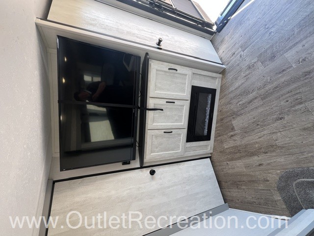 2023 Forest River Vibe 26BH - Image 11