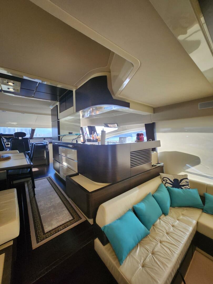 2014 Azimut Flybridge - Image 26