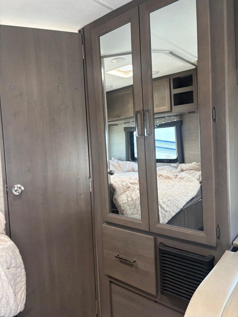 2024 Thor Motor Coach Four Winds 22E - Image 15