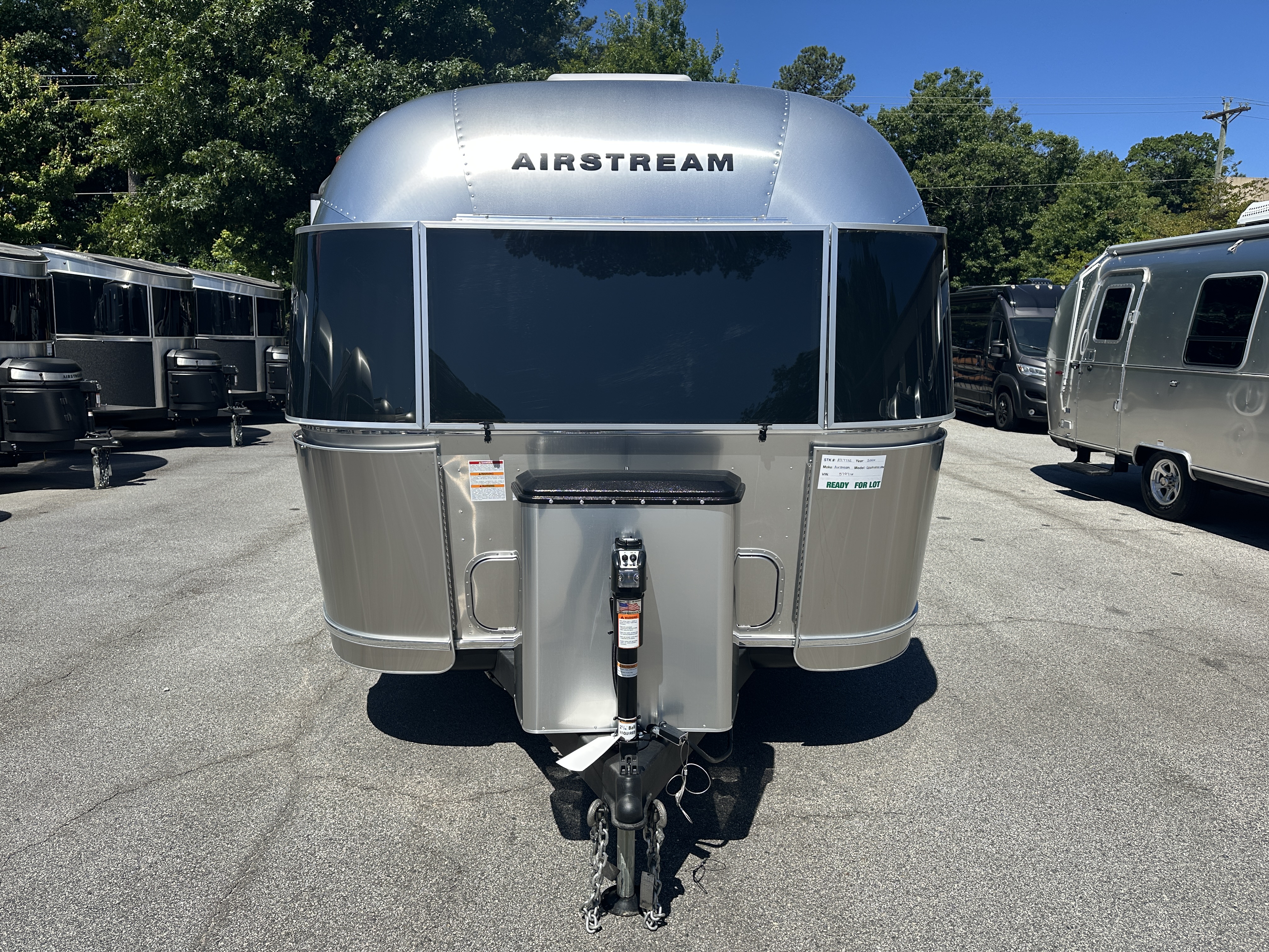 2026 Airstream Globetrotter 27FB Twin - Image 5