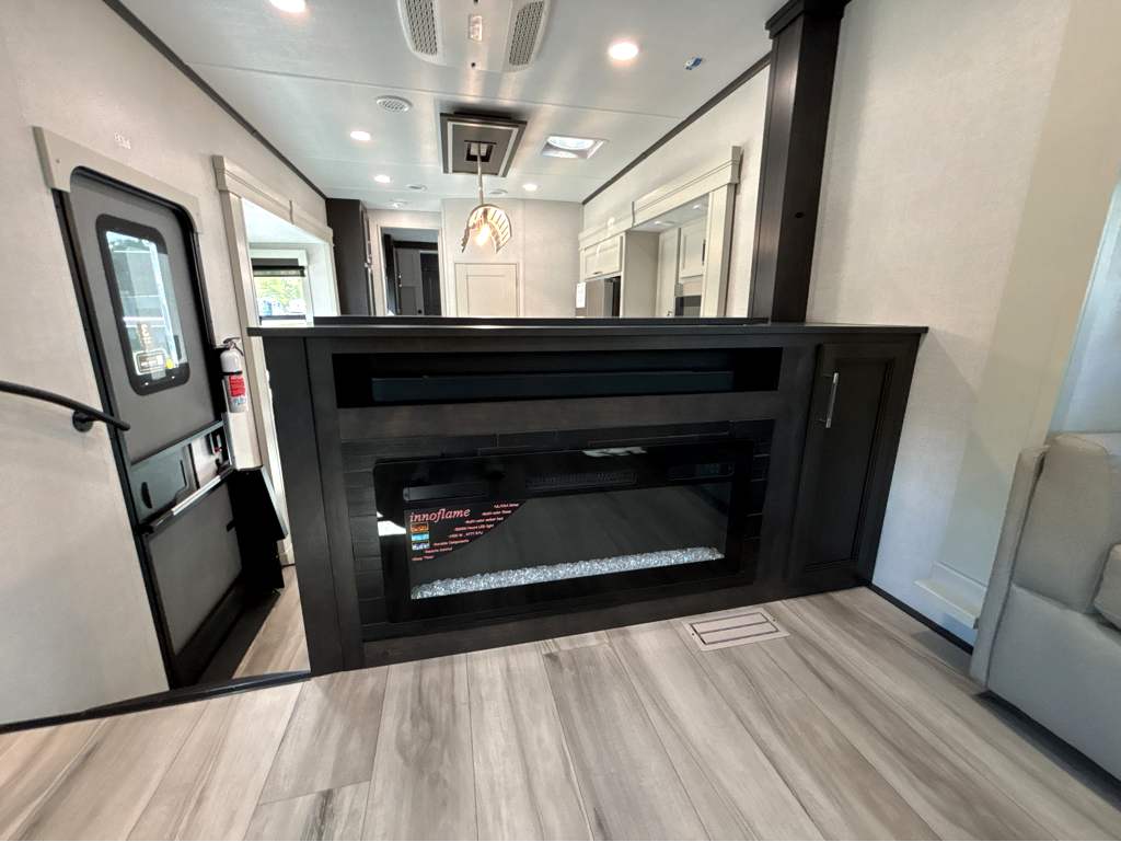 2026 Keystone ALPINE 3710FL - Image 28