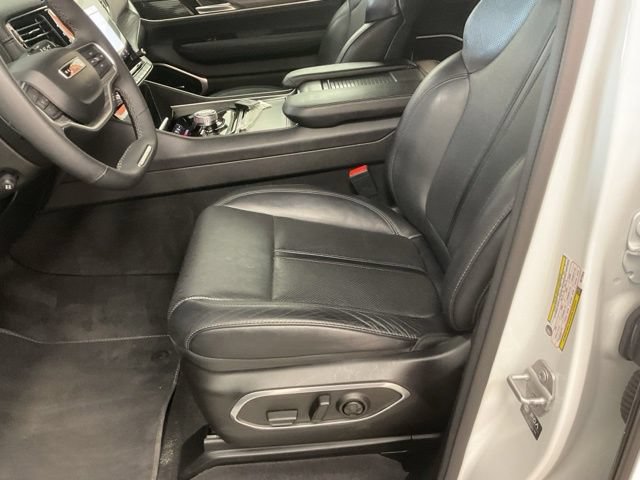 2024 Jeep Wagoneer Utility 4D Series III 4WD - Image 18