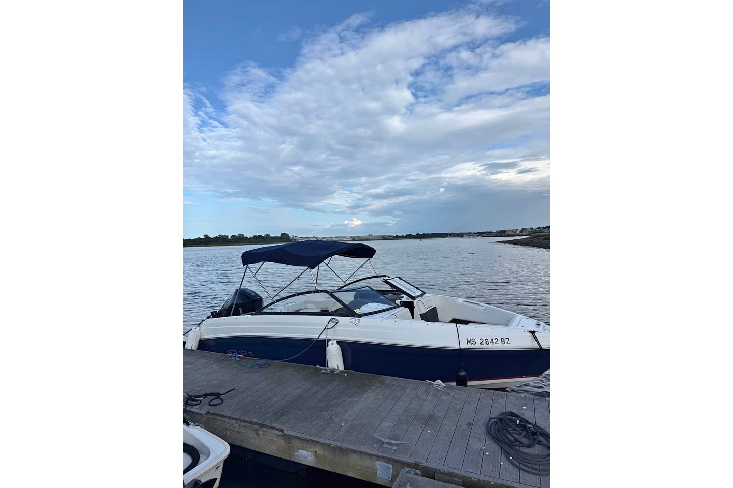2019 Rinker Q3 OB - Image 1