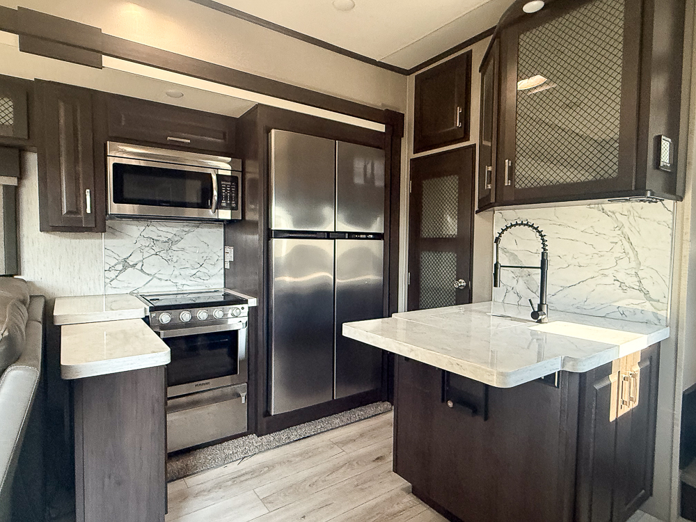 2020 GRAND DESIGN 395M - Image 19