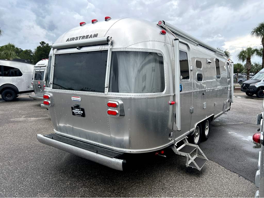 2027 Airstream International 25FB - Image 4