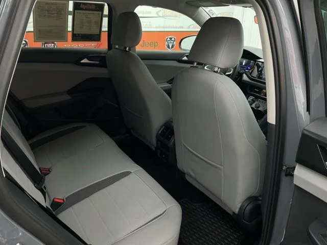2023 Volkswagen Taos Utility 4D SE Sunroof 2WD - Image 24