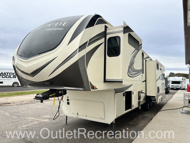 2019 Grand Design Solitude 385GK - Image 3