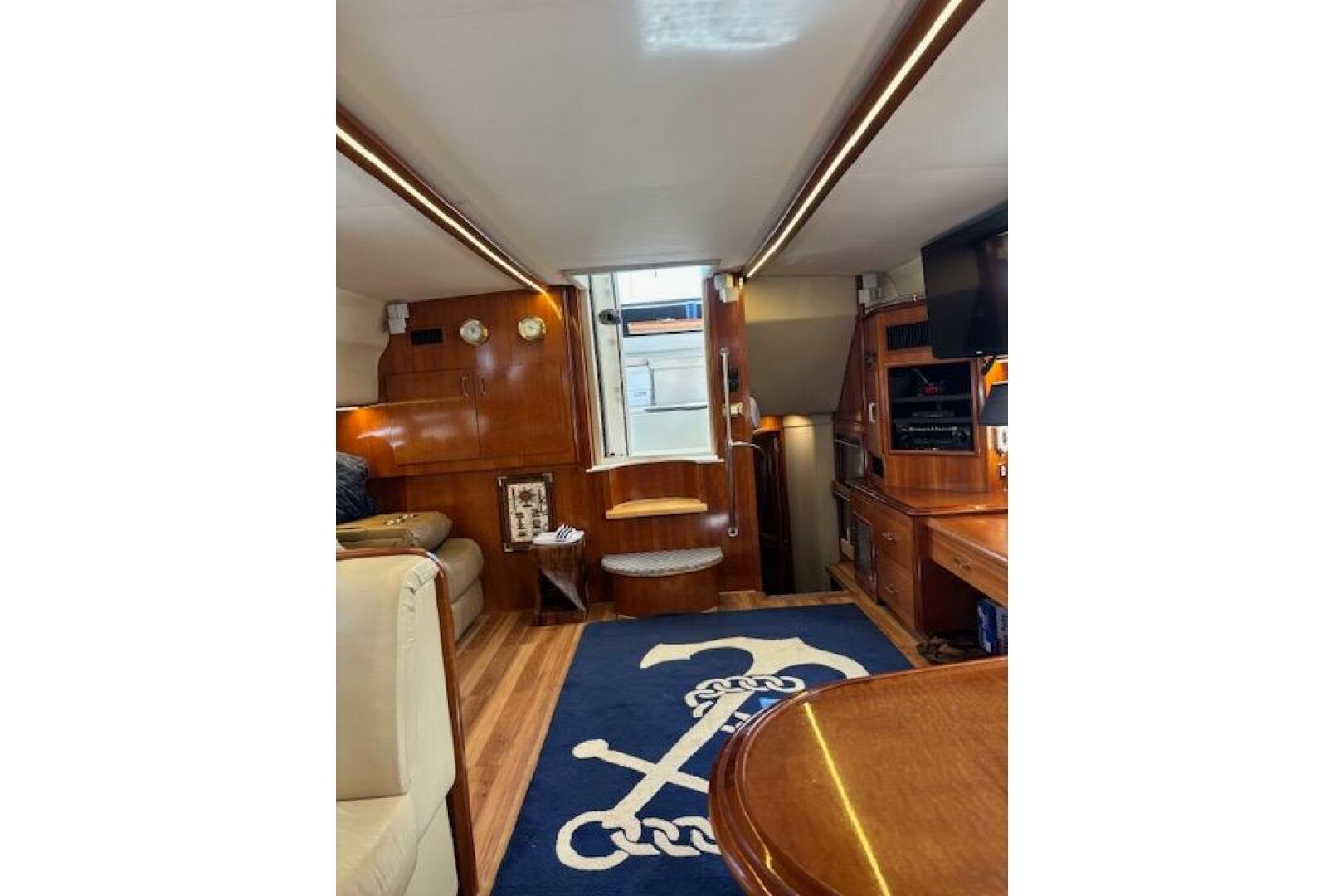 2004 Carver 466 Motor Yacht - Image 33