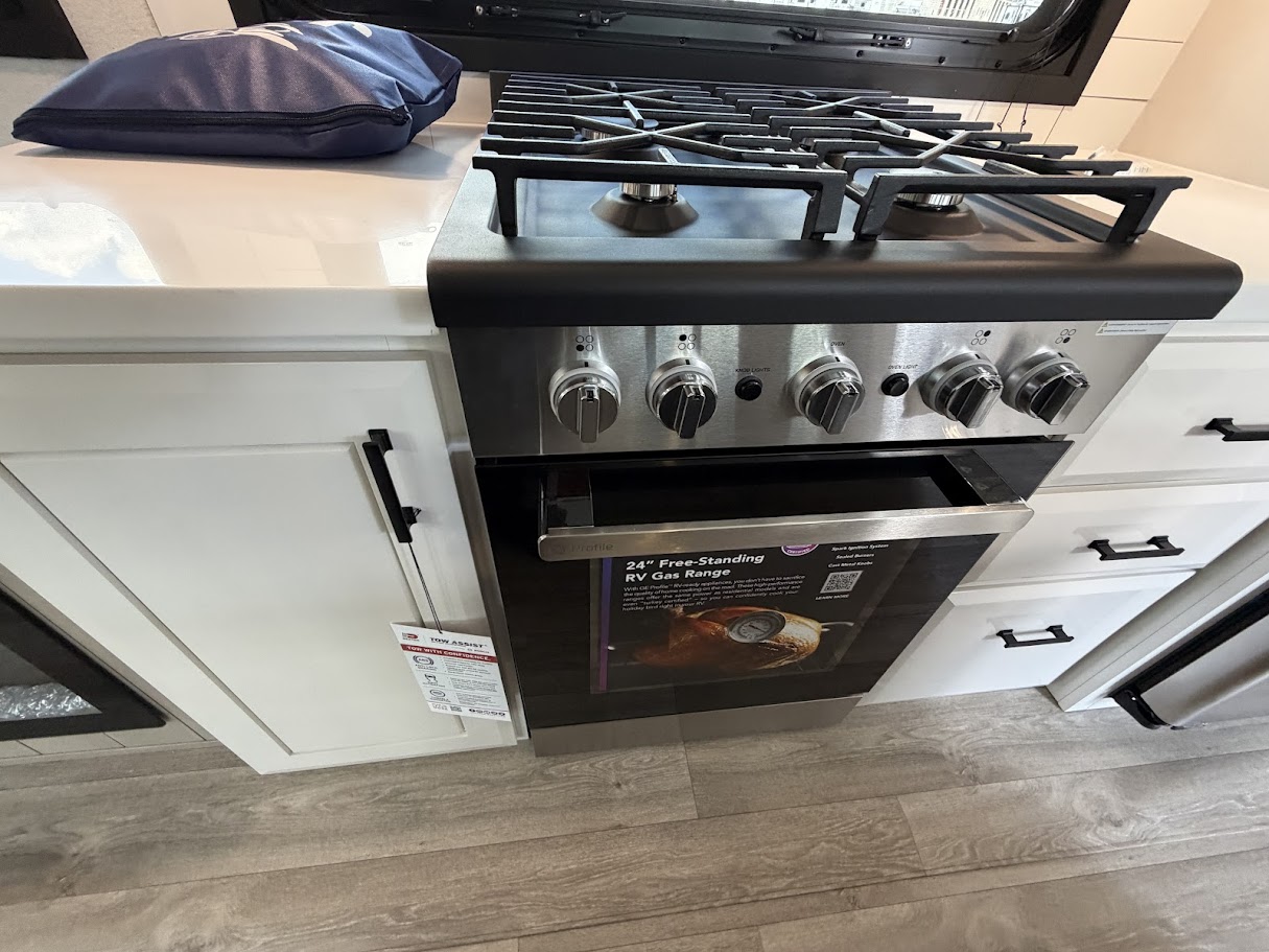 2027 JAYCO PINNACLE 32RLTS - Image 28