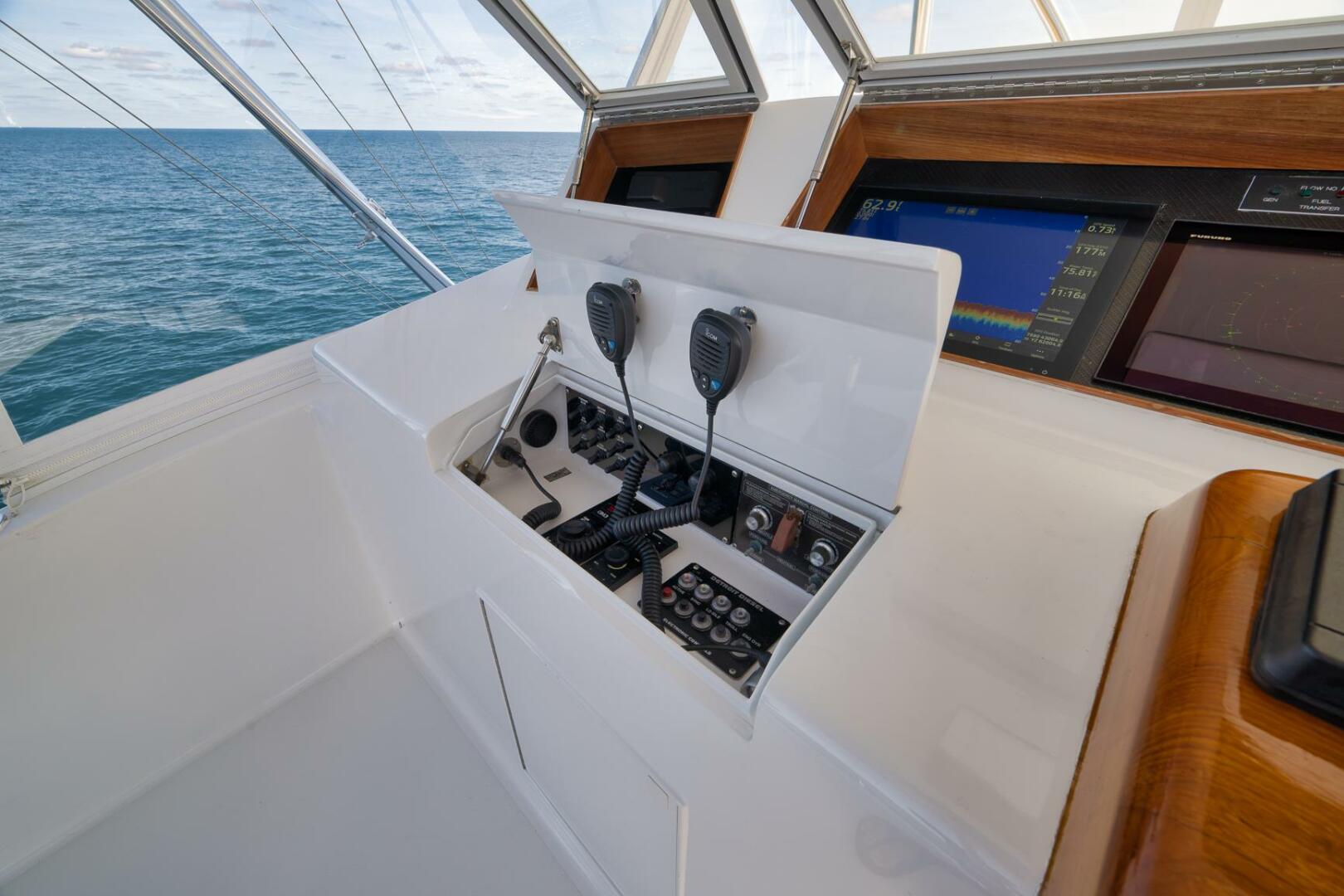 2002 Weaver 60 Convertible - Image 25