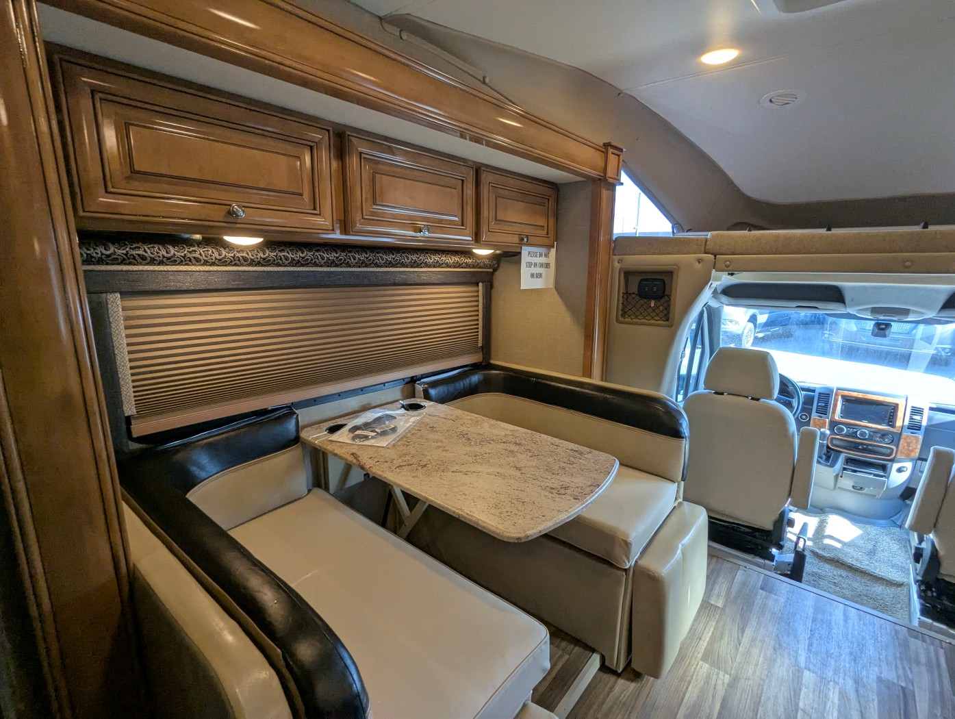 2018 Thor Motor Coach Synergy SD24 - Image 26