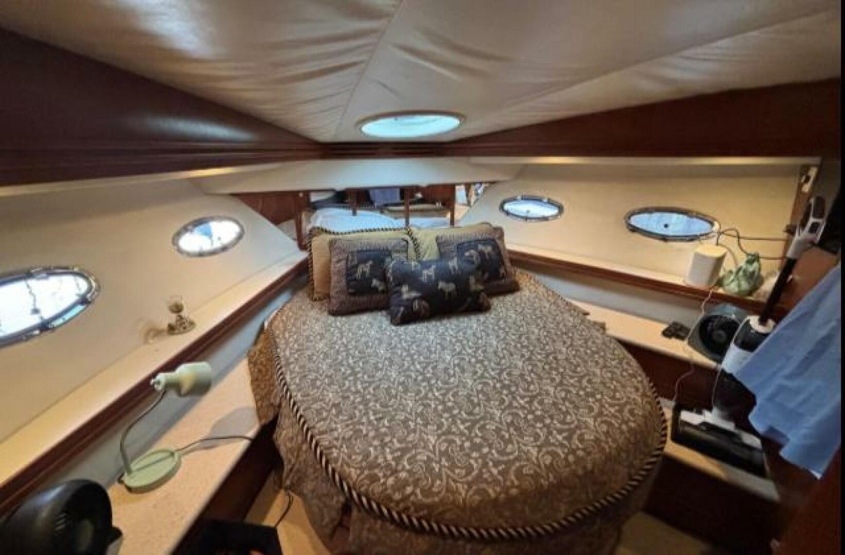 1998 Carver 530 Voyager - Image 28