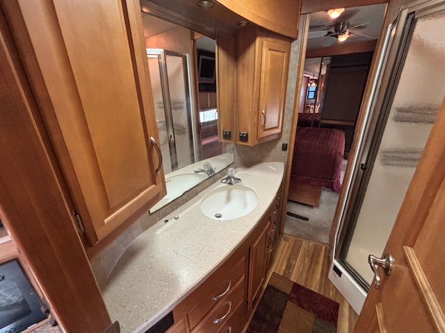 2007 WINNEBAGO TOUR 40TD - Image 19