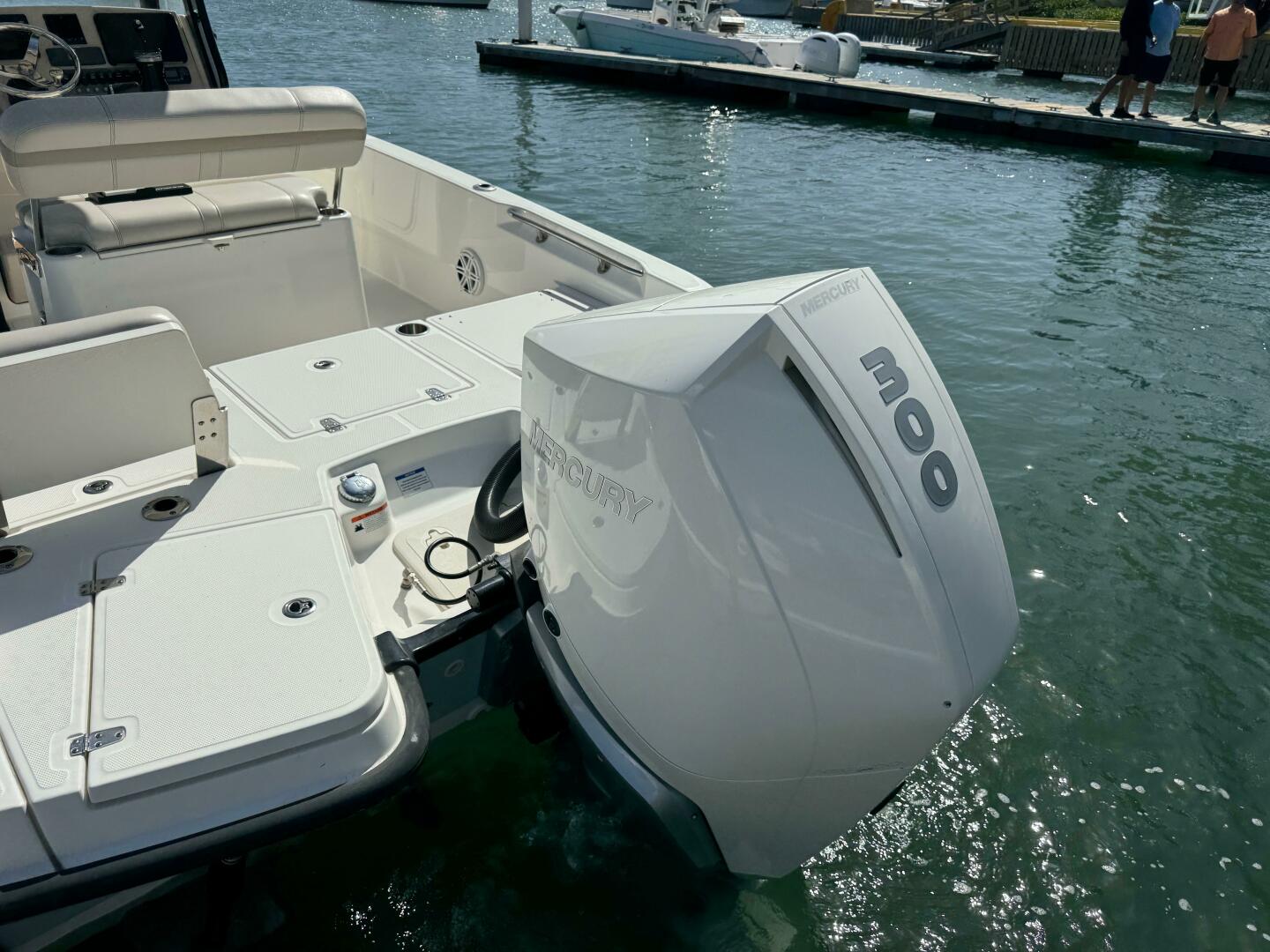 2022 Boston Whaler 250 DAUNTLESS Base - Image 17
