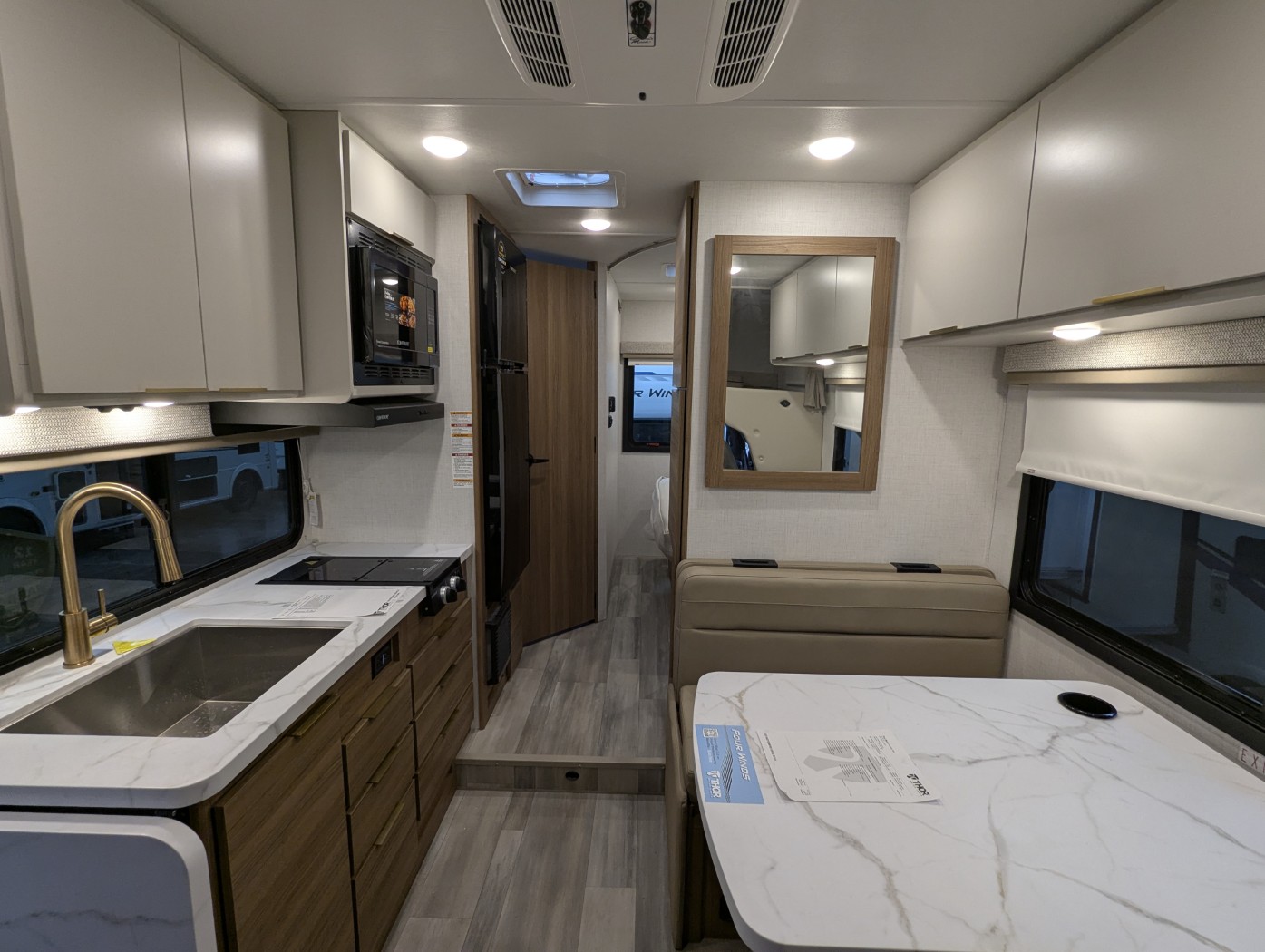 2027 Thor Motor Coach Four Winds 22Z - Image 11