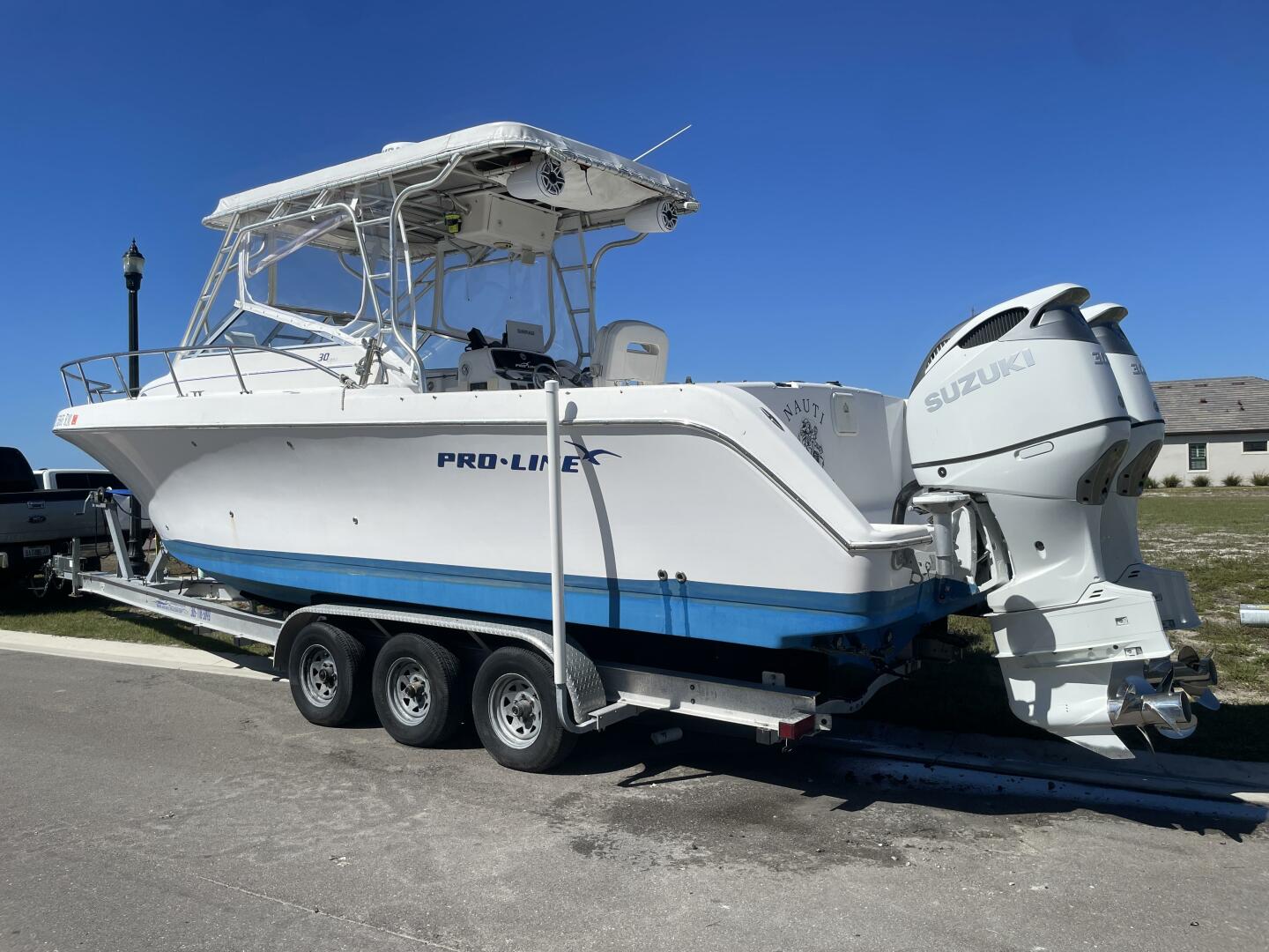 2004 Pro-Line 30 Express Walkaround - Image 33