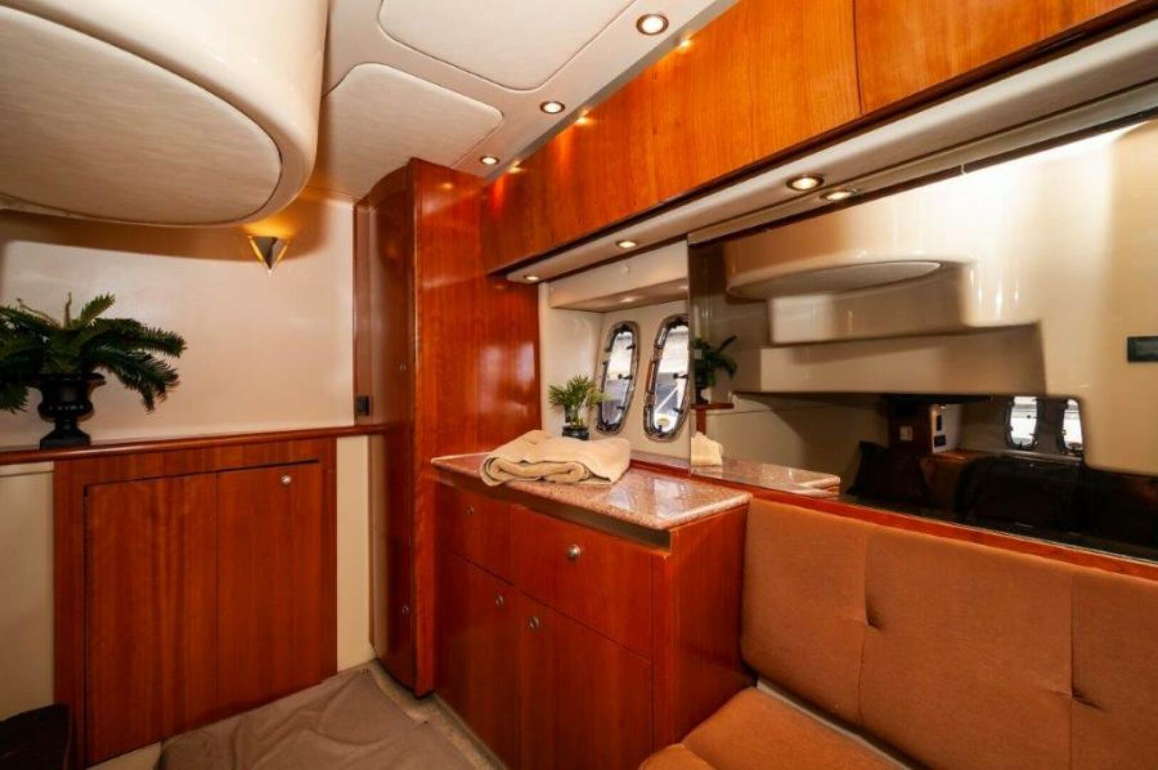 2006 Cruisers Yachts 477 Sport Sedan - Image 19