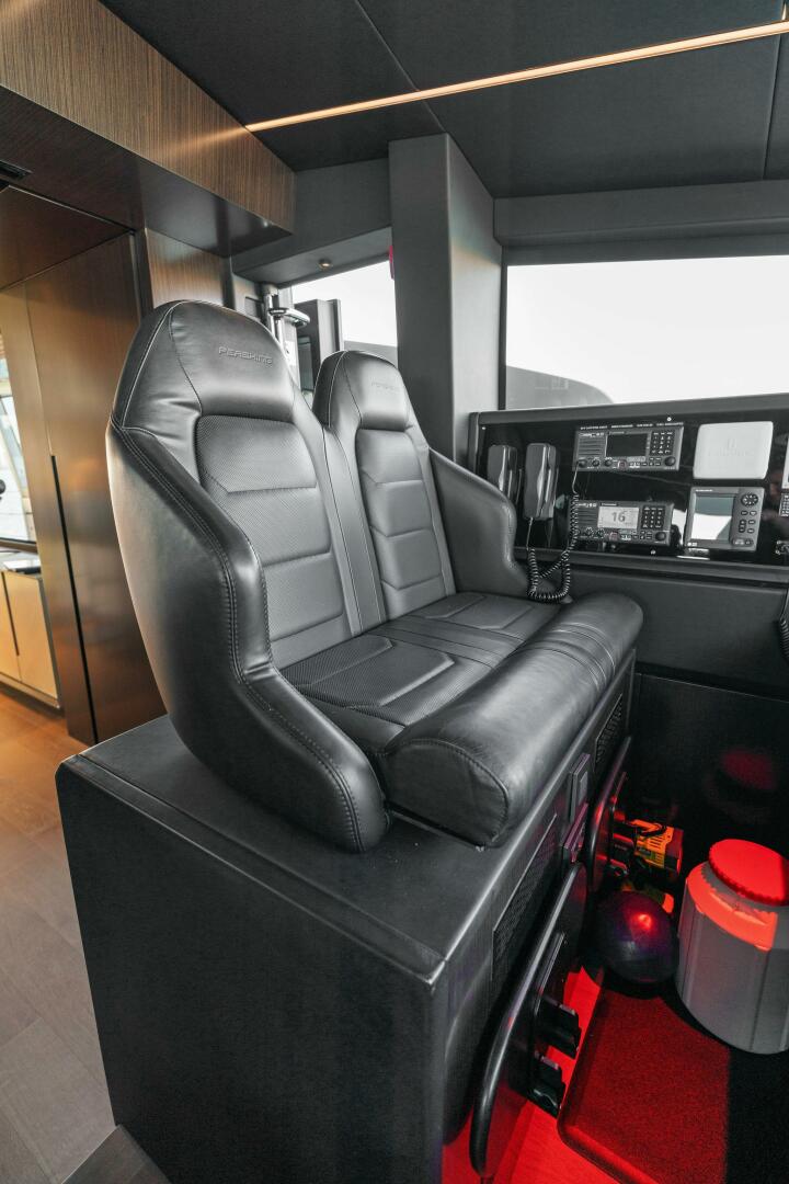 2023 Pershing GTX Motoryacht - Image 71