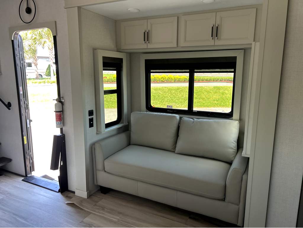 2026 Keystone ALPINE 3820FK - Image 11
