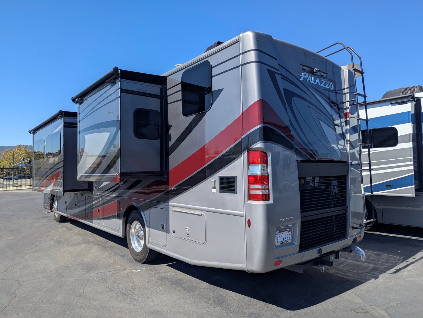 2023 Thor Motor Coach Palazzo 37.5 - Image 8