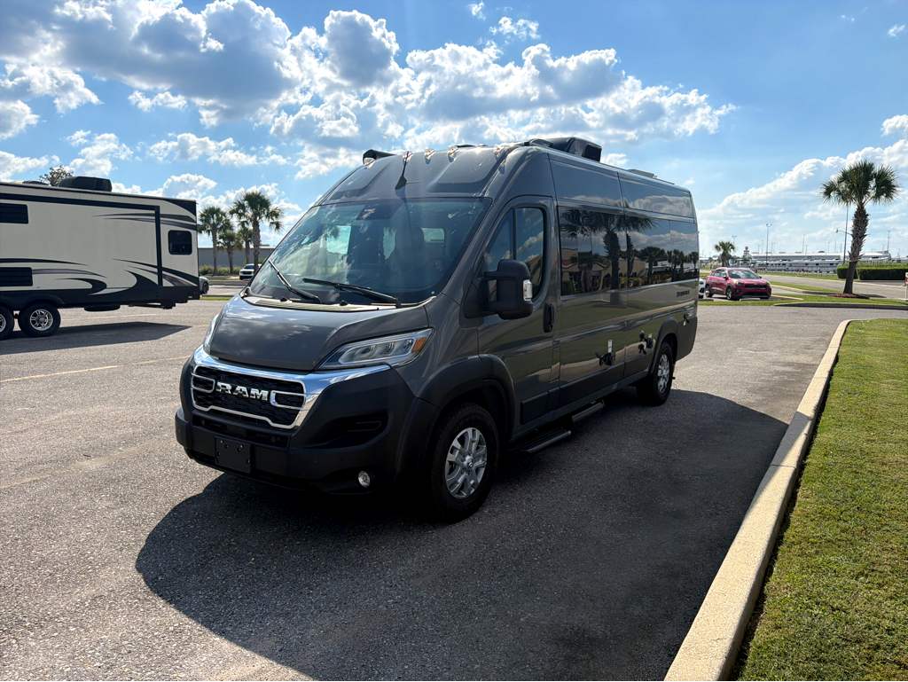 2027 THOR MOTOR COACH SEQUENCE 20L - Image 6