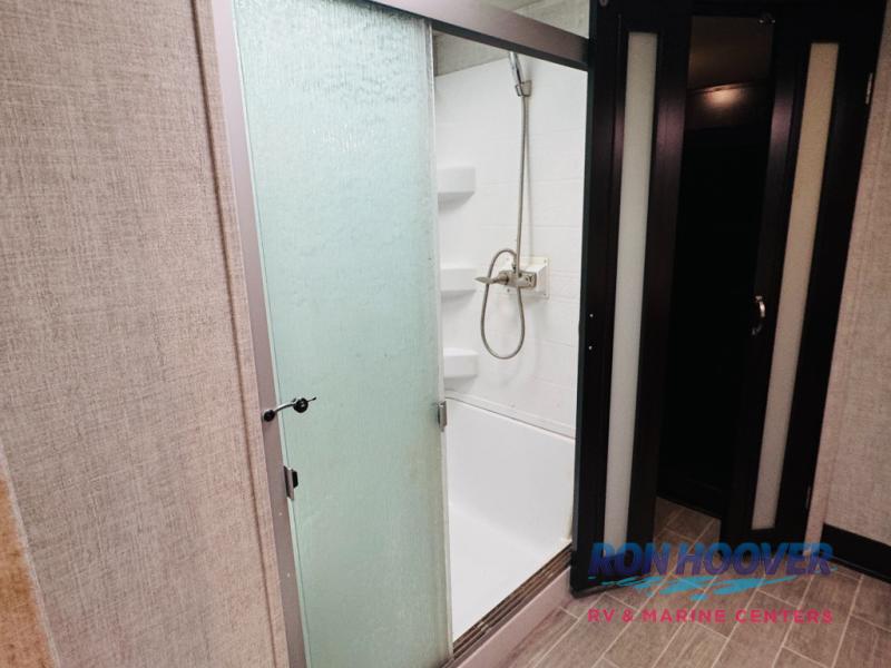 2020 PALOMINO 382FBC - Image 18